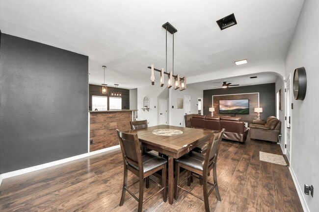 Building Photo - 1603 Dove Run