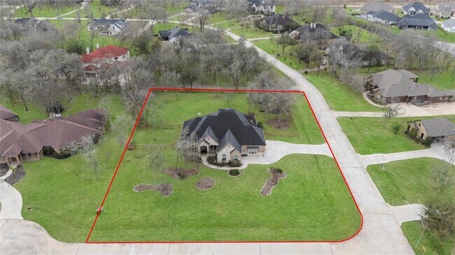 Building Photo - 32711 Wales Cir