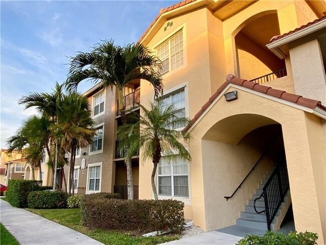 Building Photo - 15095 Michelangelo Blvd