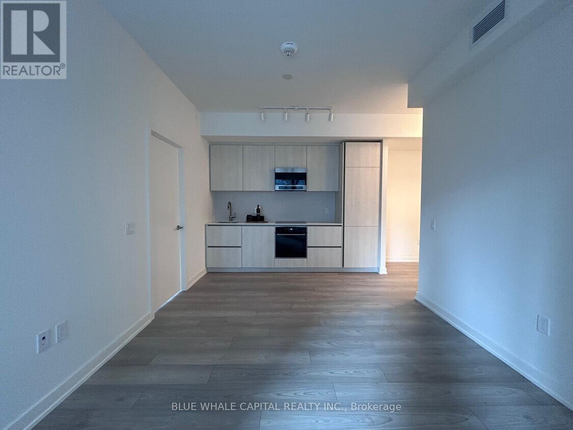 Photo principale - 120 Broadway Ave