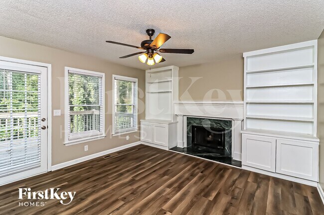 Foto del edificio - 3727 Lockerbie Ln