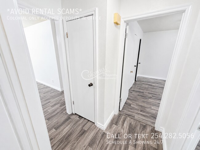 Foto del edificio - 4805 Cedarhill Cir