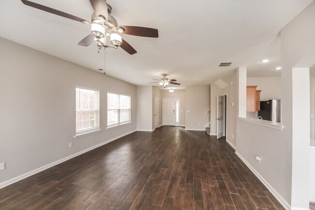 Foto del edificio - 7310 Green Ash Dr