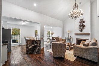 Building Photo - 9400 Doliver Dr