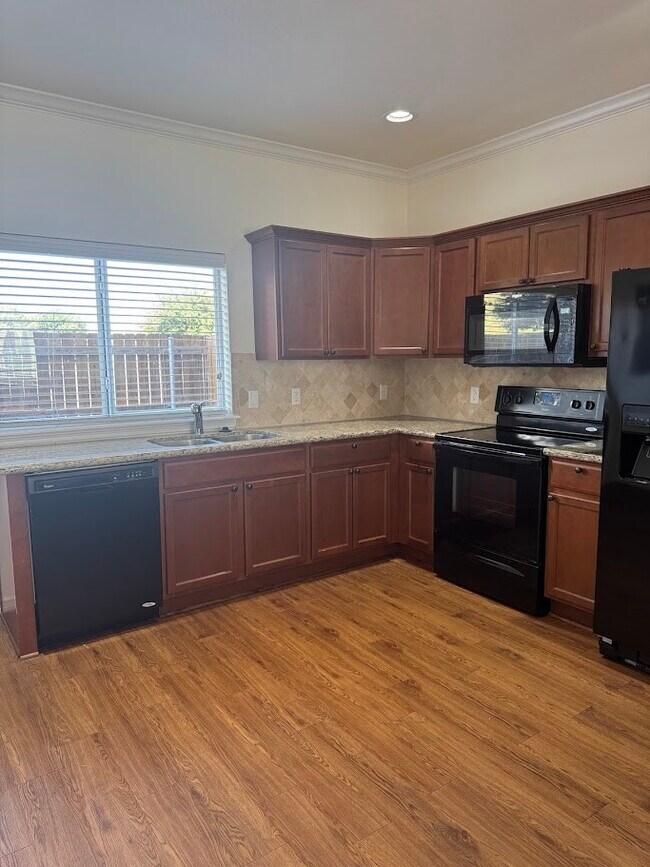 Foto del edificio - 1198 Jones-Butler Rd