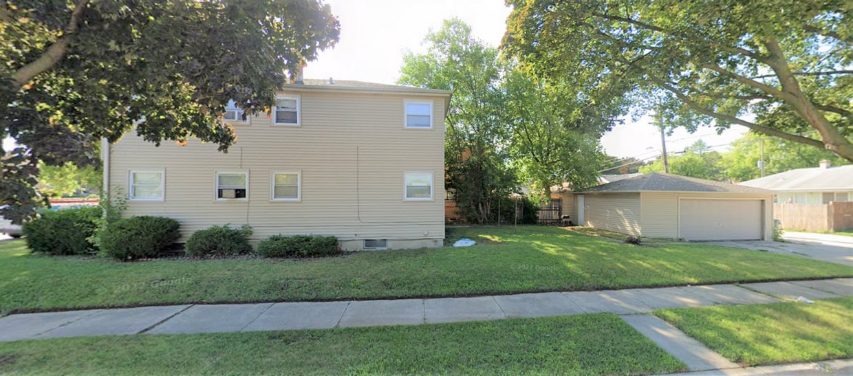 Building Photo - 8600 W Hampton Ave
