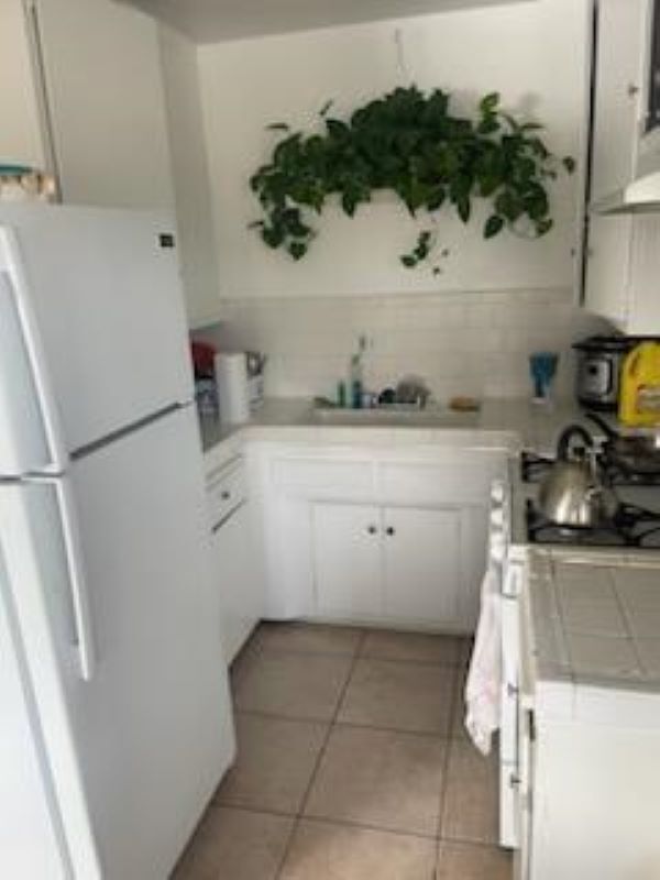 Kitchen - 1814 S Ridgeley Dr