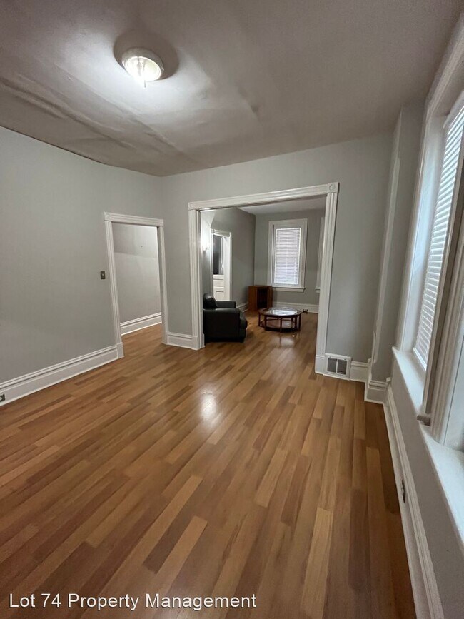 Foto del edificio - Studio, 1.5 bath House - 423 W 4th Street