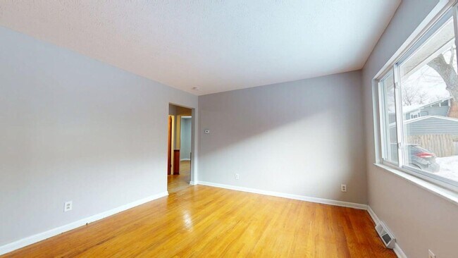 Building Photo - 839-841 E Wilbeth Rd