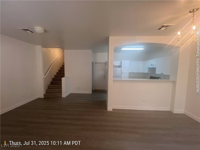 Building Photo - 1301 Dusty Creek St