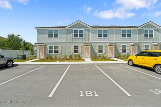 Building Photo - 580 Running Wds St