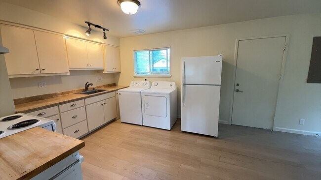 Photo - 2-Bedroom 1-Bathroom home in Eugene