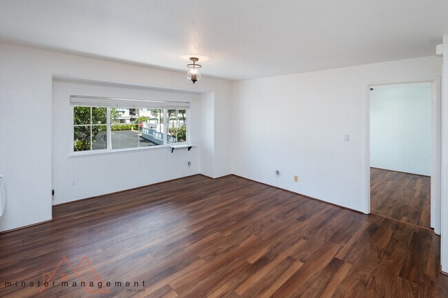 Building Photo - 7080 Hawaii Kai Dr