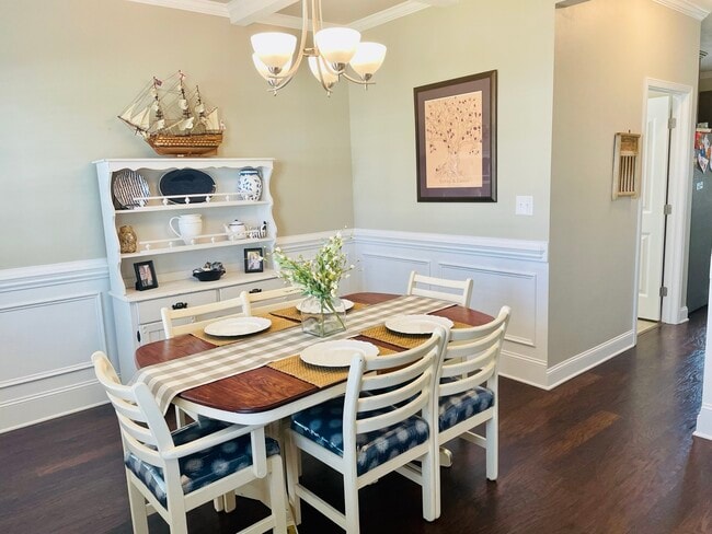 Building Photo - 321 Cornhill Rd