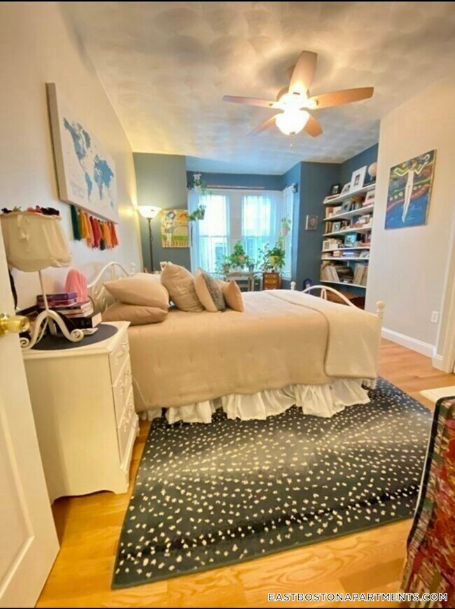 Building Photo - 171 Brooks St