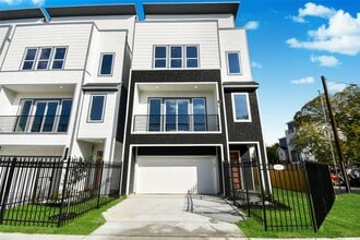 Building Photo - 3233 Tuam St