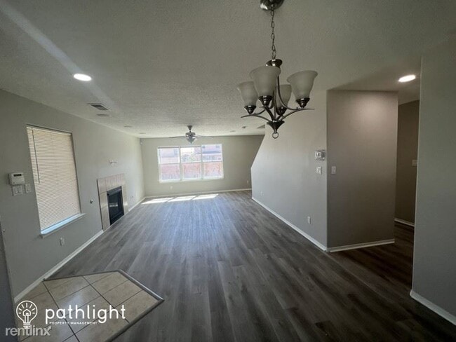 Foto del edificio - 3 br, 2.5 bath House - 3604 Buckaroo Road ...