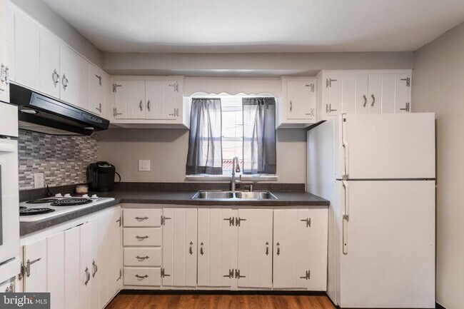Foto del edificio - 3386 Agate St