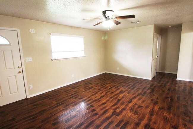 Building Photo - 4729 S Shallow Brook Dr