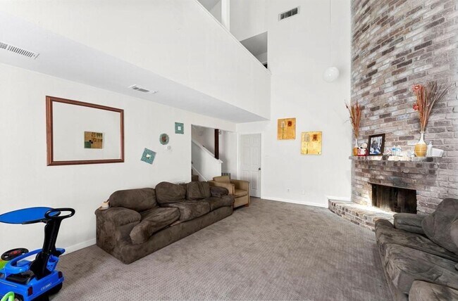 Foto del edificio - 13307 Robinglen Dr