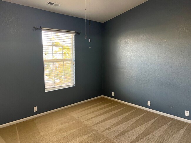 Foto del edificio - Fantastic 2 Bedroom Townhome located in Th...