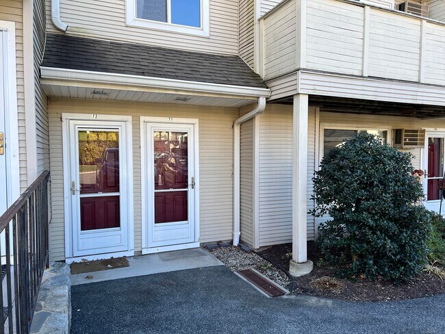 Building Photo - 71 Willow Springs