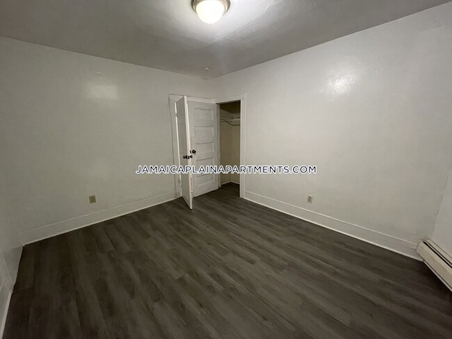Building Photo - 34 Mozart St