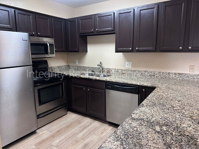 Building Photo - 13095 W Cedar Dr
