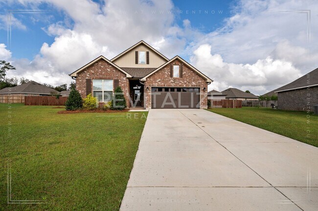 Foto del edificio - Stunning Luxury Home in Silverhill with Huge Diamond Shaped Backyard!