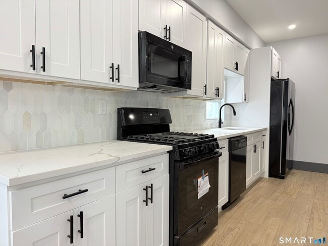 Building Photo - 134 Hubinger St