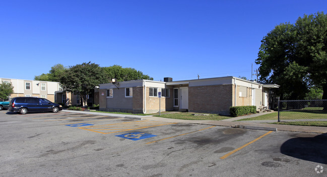 Sunset Gardens Apartments - 4141 Barberry Dr Houston, TX | Apartments.com