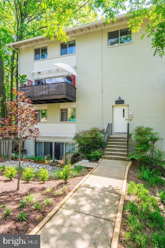 Foto del edificio - 8614 Manchester Rd