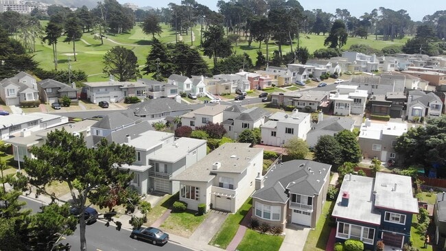 Foto del edificio - 3 Bed, 1.5 Westlake Detached Doelger Unfur...