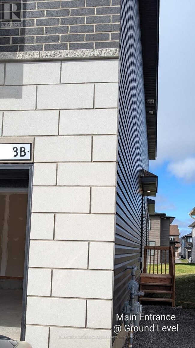 Building Photo - 238-B GINEBIK WAY