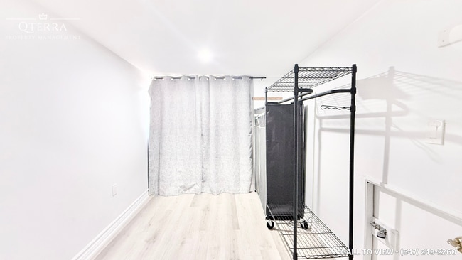 Building Photo - 48 Parkington Cres