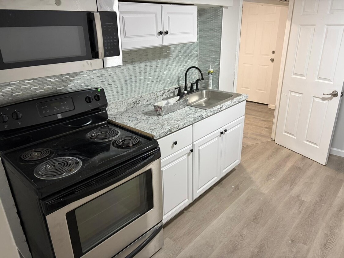 Foto principal - 327 Dover St