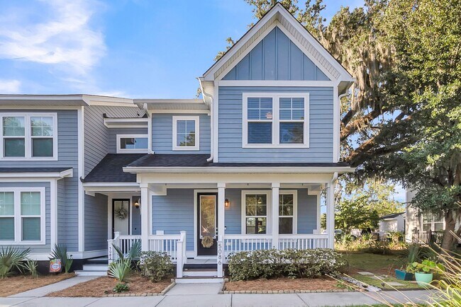 Building Photo - Stunning 3-Bed / 2.5-Bath Home in Park Cir...