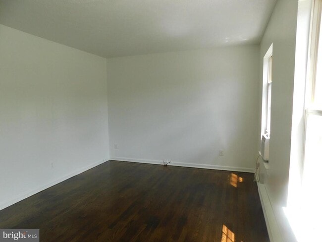 Foto del edificio - 1030 Bridle Ct