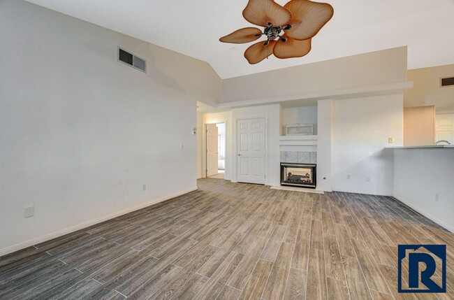 Building Photo - Renovated Huge 2-bedroom Condo in Gated Co...