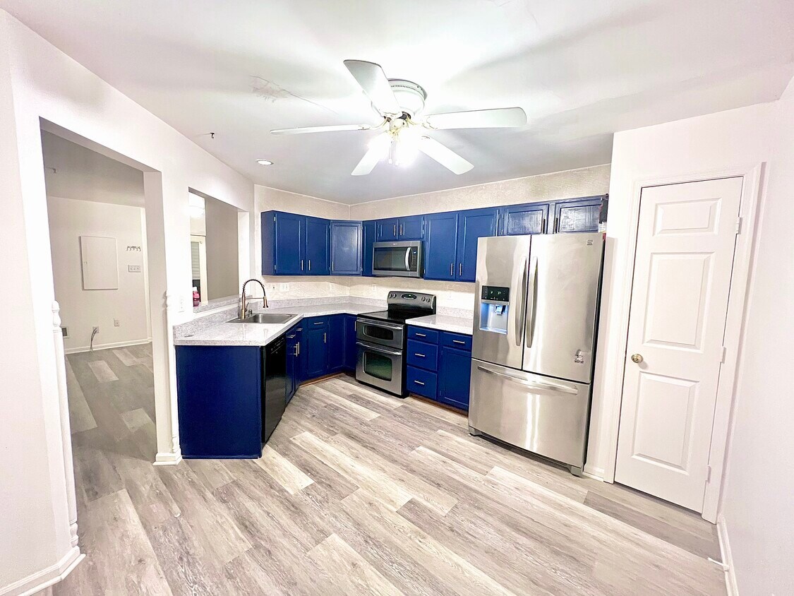 Kitchen - 5354 Regal Ct