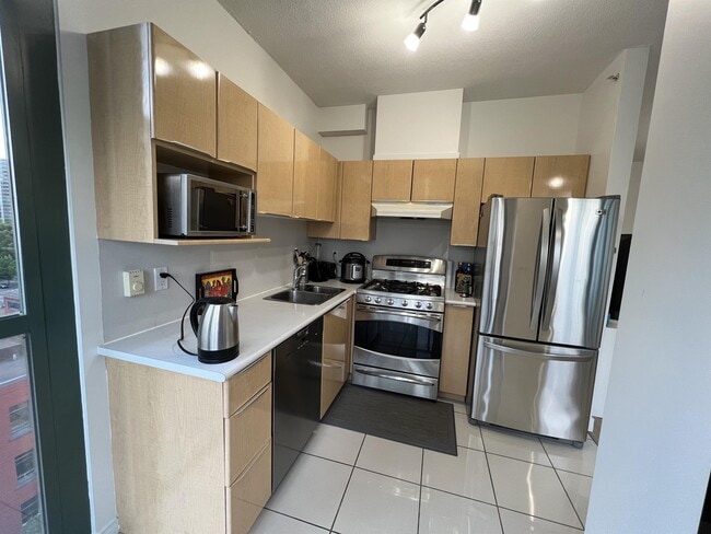 Building Photo - 1239 W Georgia St