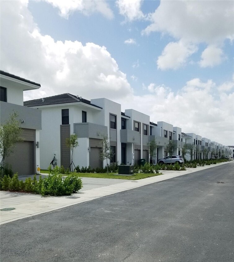 Primary Photo - 10602 SW 118th Ave