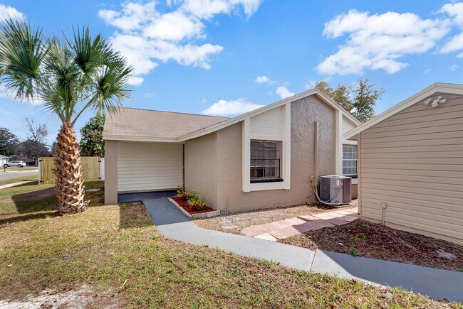 Building Photo - 3202 Russett Dr