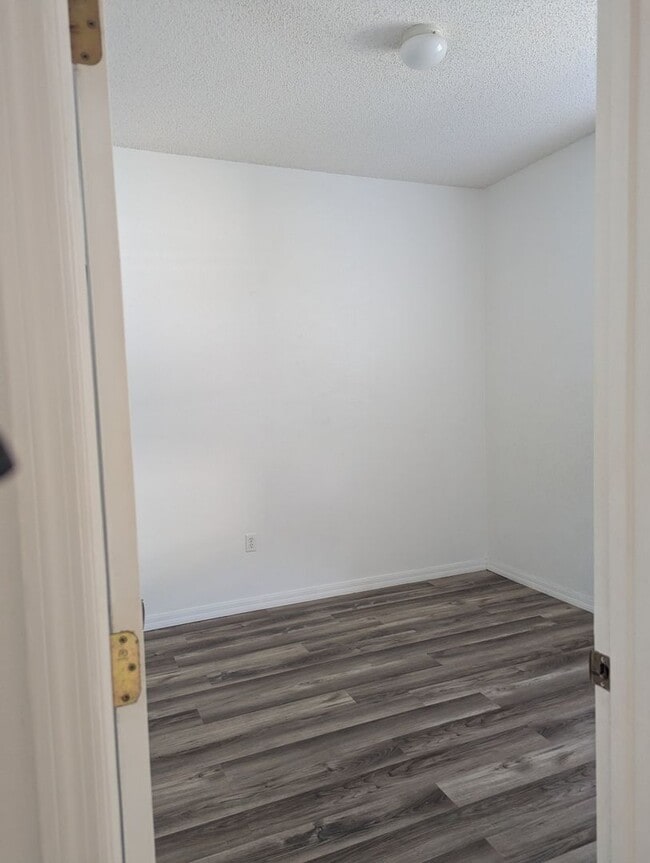 Building Photo - Great family home with 4 bedrooms, 2 bath