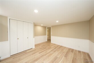 Building Photo - 100 Bridle Ln