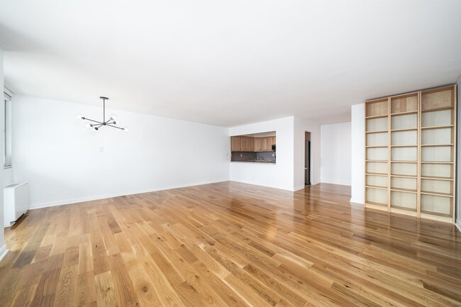 Foto del edificio - 6040 BLVD E