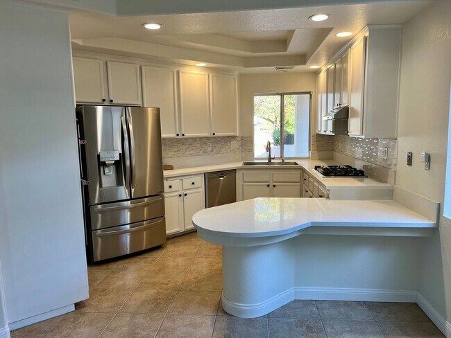 Foto del edificio - 4 Bedroom 3 Bath  Rancho Del Rey -Chula Vista