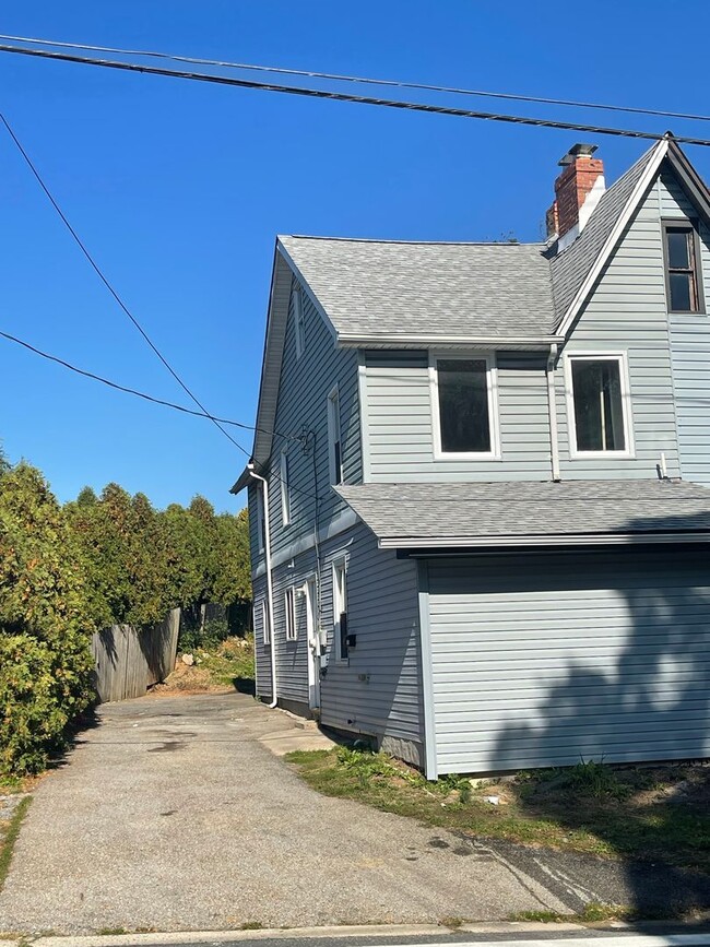 Building Photo - Twin Home in Marshallton Area