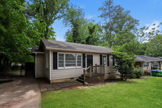 Building Photo - 1965 Venesa Cir