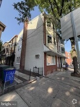 Building Photo - 63 King St